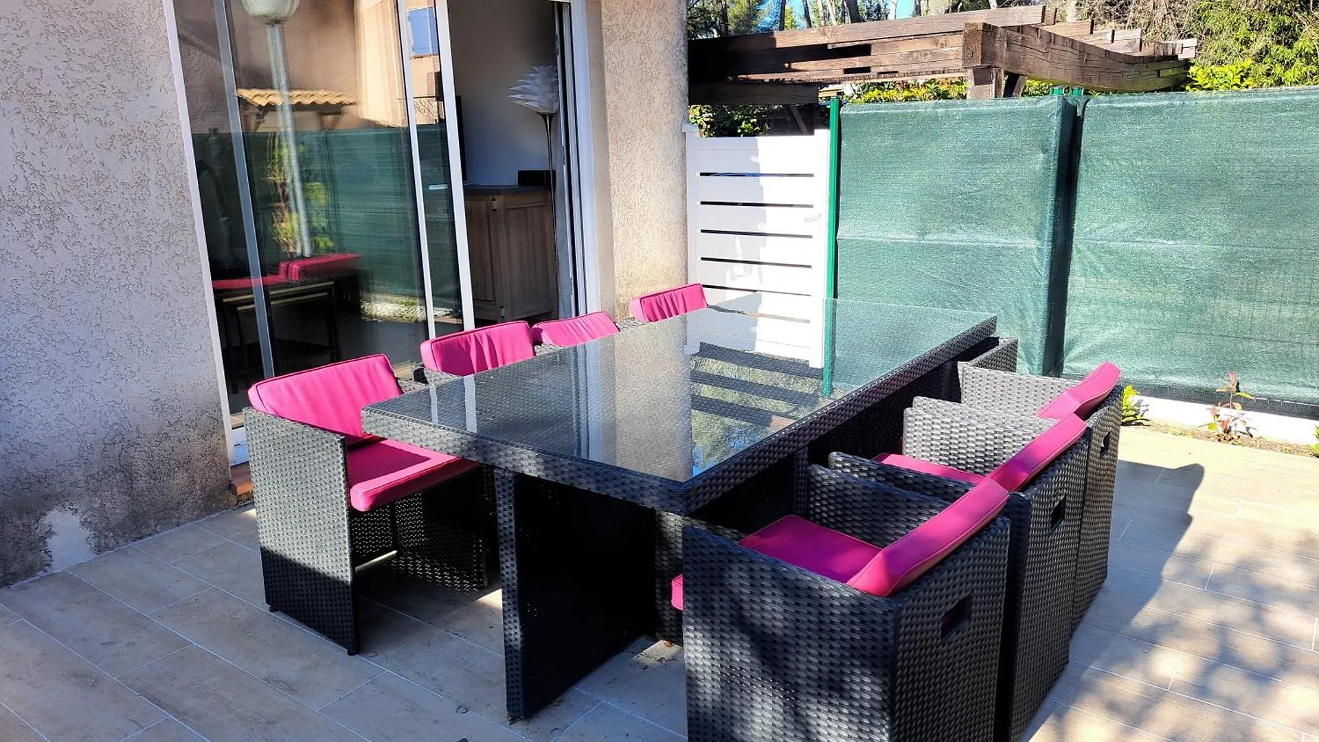 Maisonnette Au Milieu Des Pins Mougins